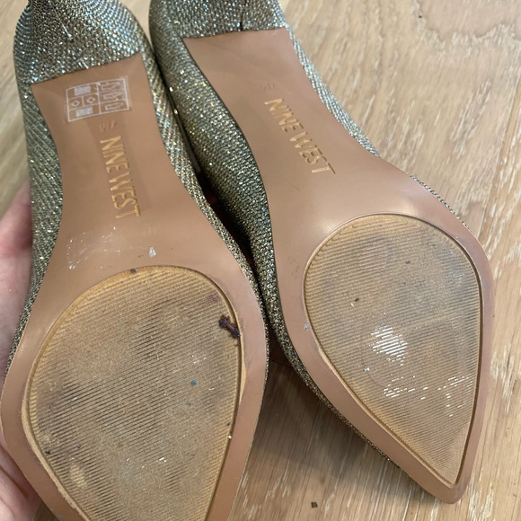 Nine West Gold Pumps - Picture 4 of 4